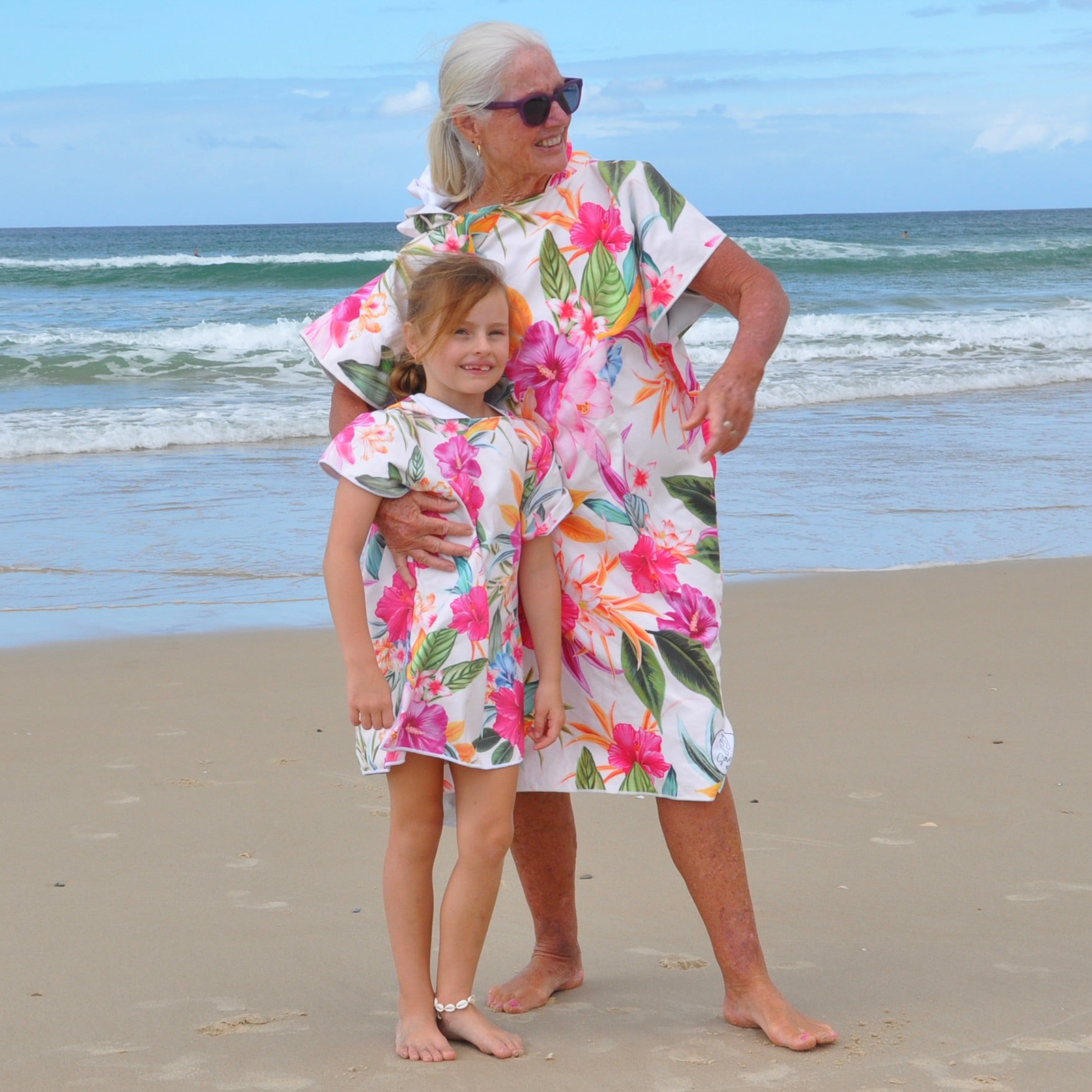 Great phot of Grand Daughter and Grand Mother Combo of Island Priness