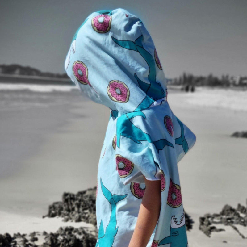 Feeding Frenzy - Sand-Free Beach Hoodie - Sandi Toes hood up